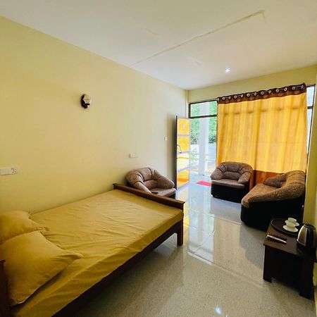 Great Victoria Palace Ratnapura Exterior photo