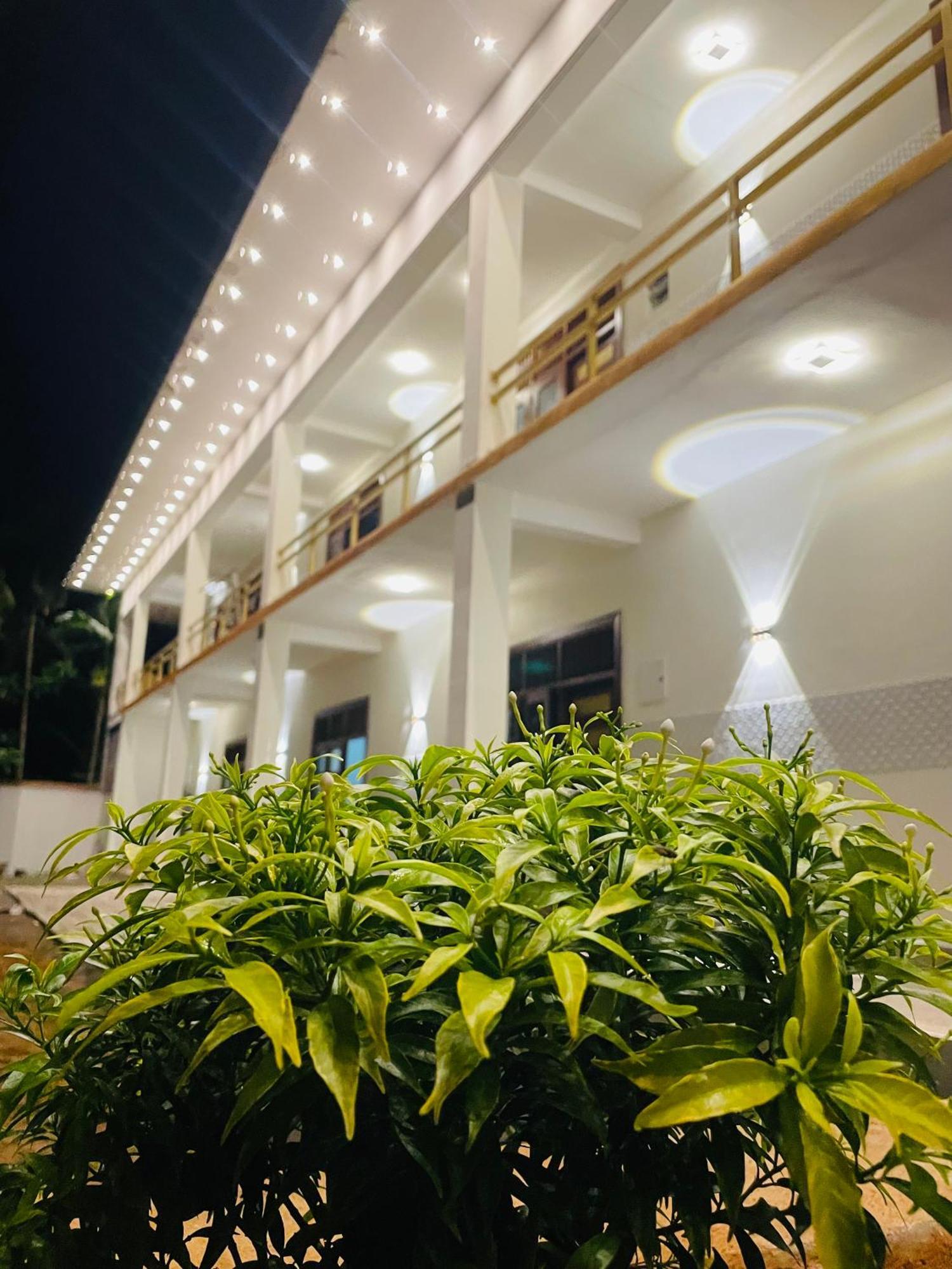 Great Victoria Palace Ratnapura Exterior photo
